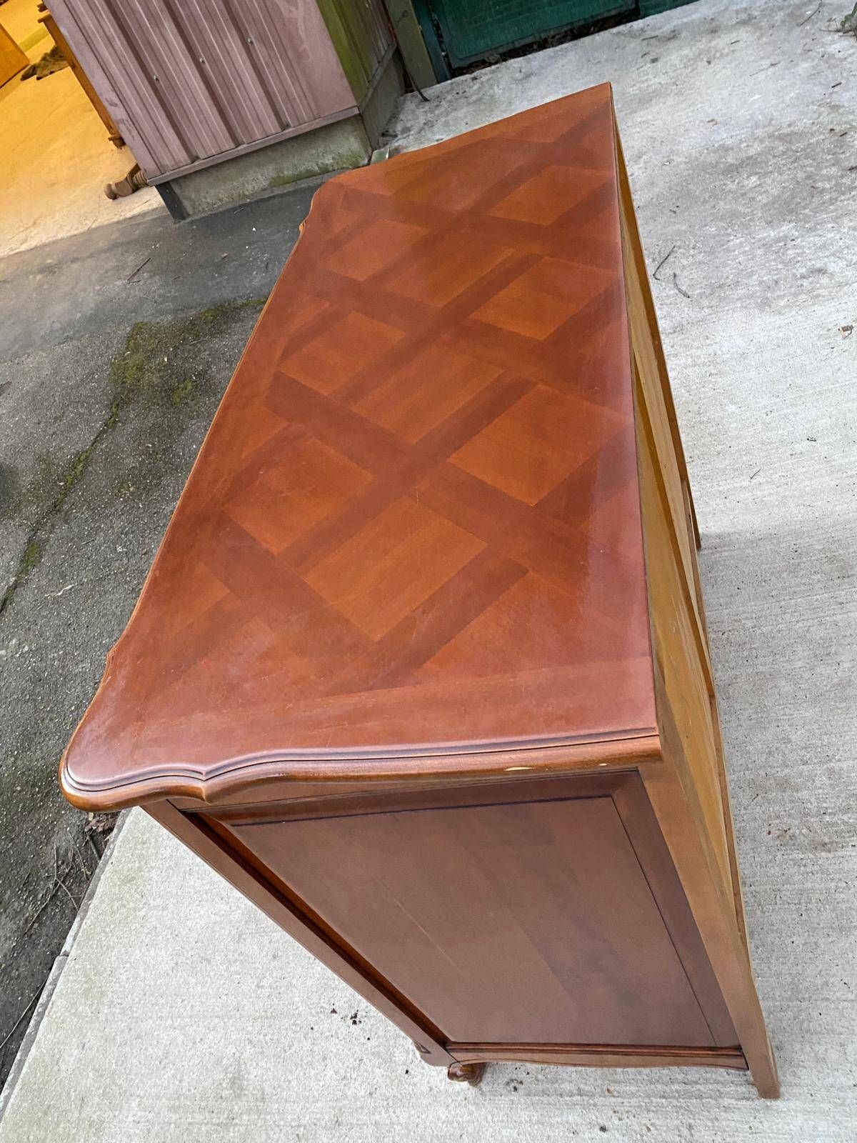 Louis XV buffet in cherry wood and shiny marquetry with 2 doors and 2 drawers