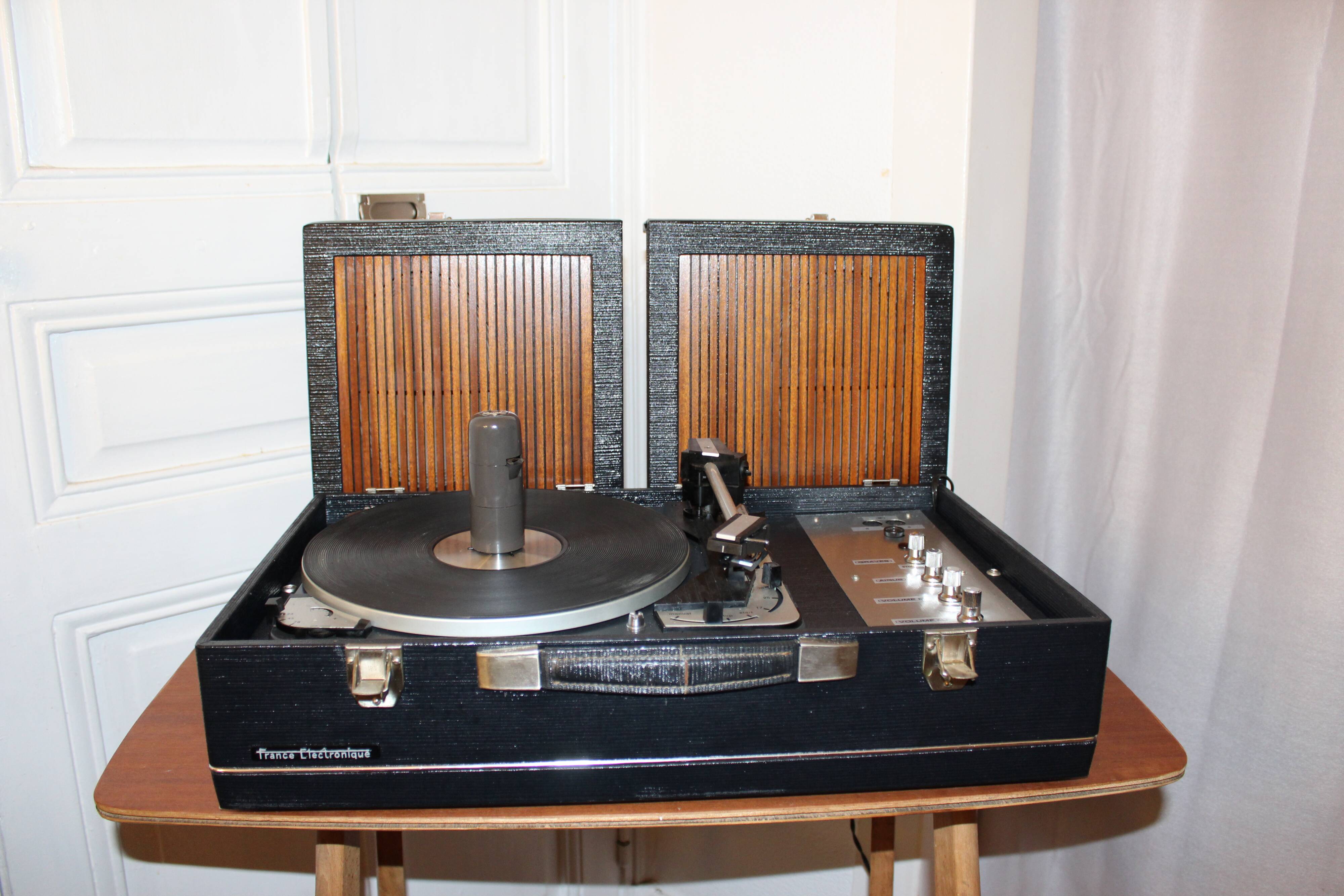 Tourne-Disque France Electronique CH200 – Vintage Avec Enceintes – Bon État
