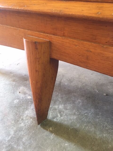 Buffet low foot compass