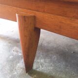 Buffet low foot compass