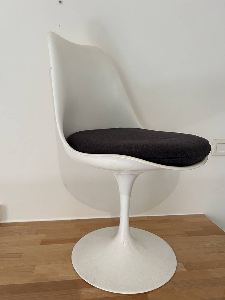 Saarinen chair