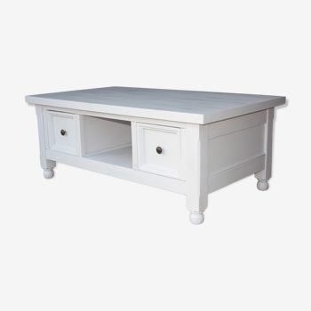 Table basse blanche.