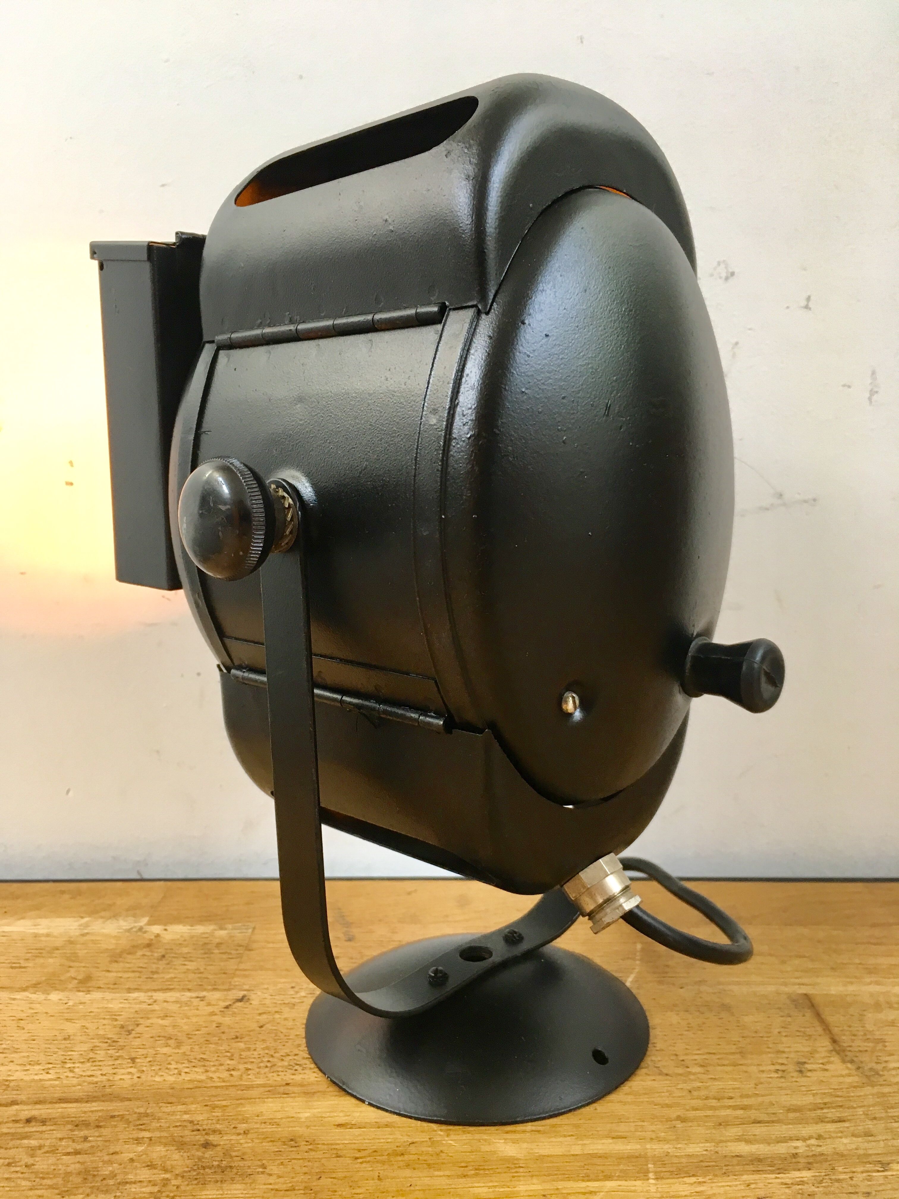 Vintage studio projector Cremer