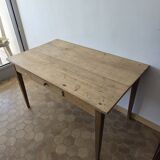 Old farmhouse table for 4/6 people.