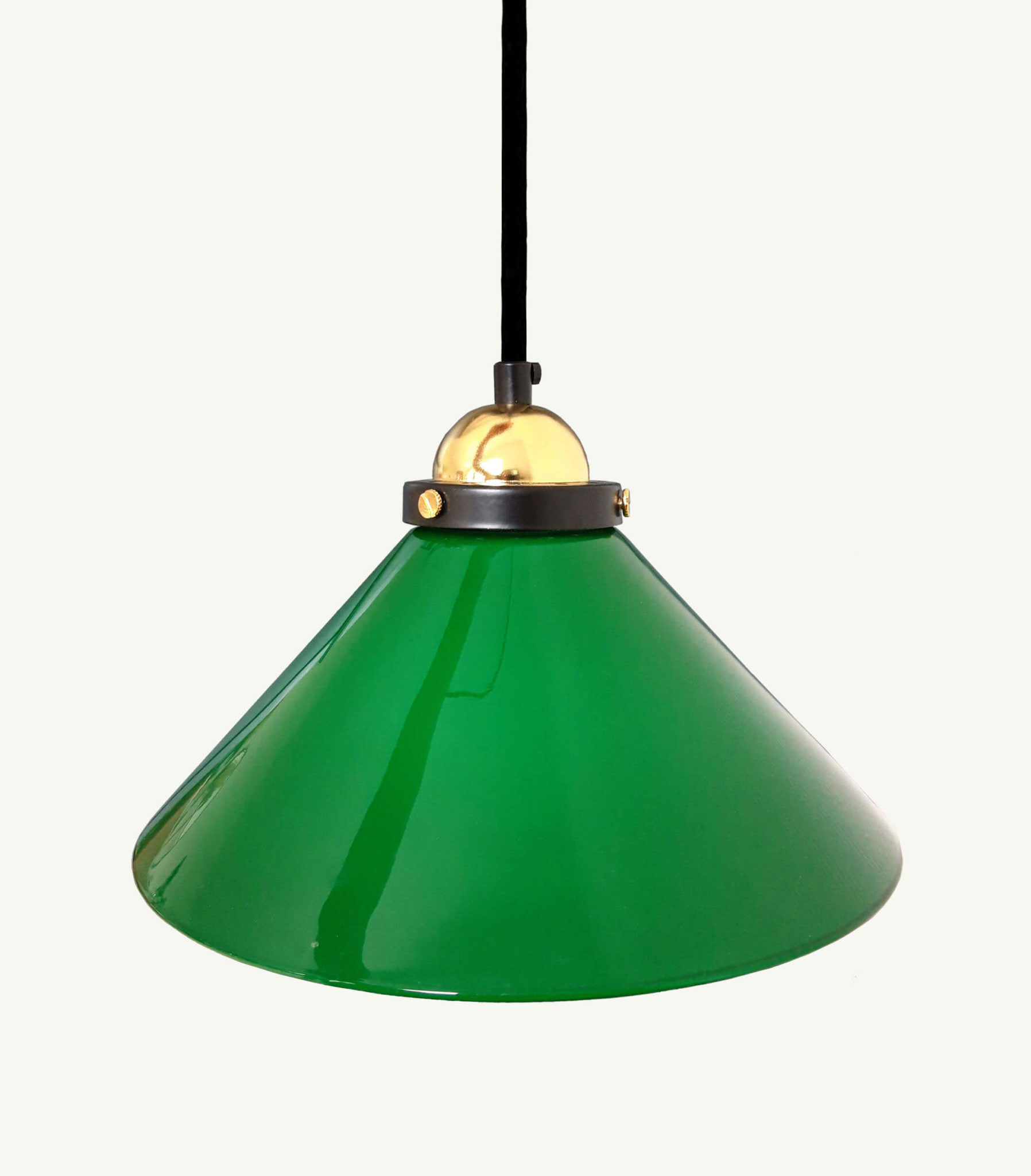Green opaline suspension