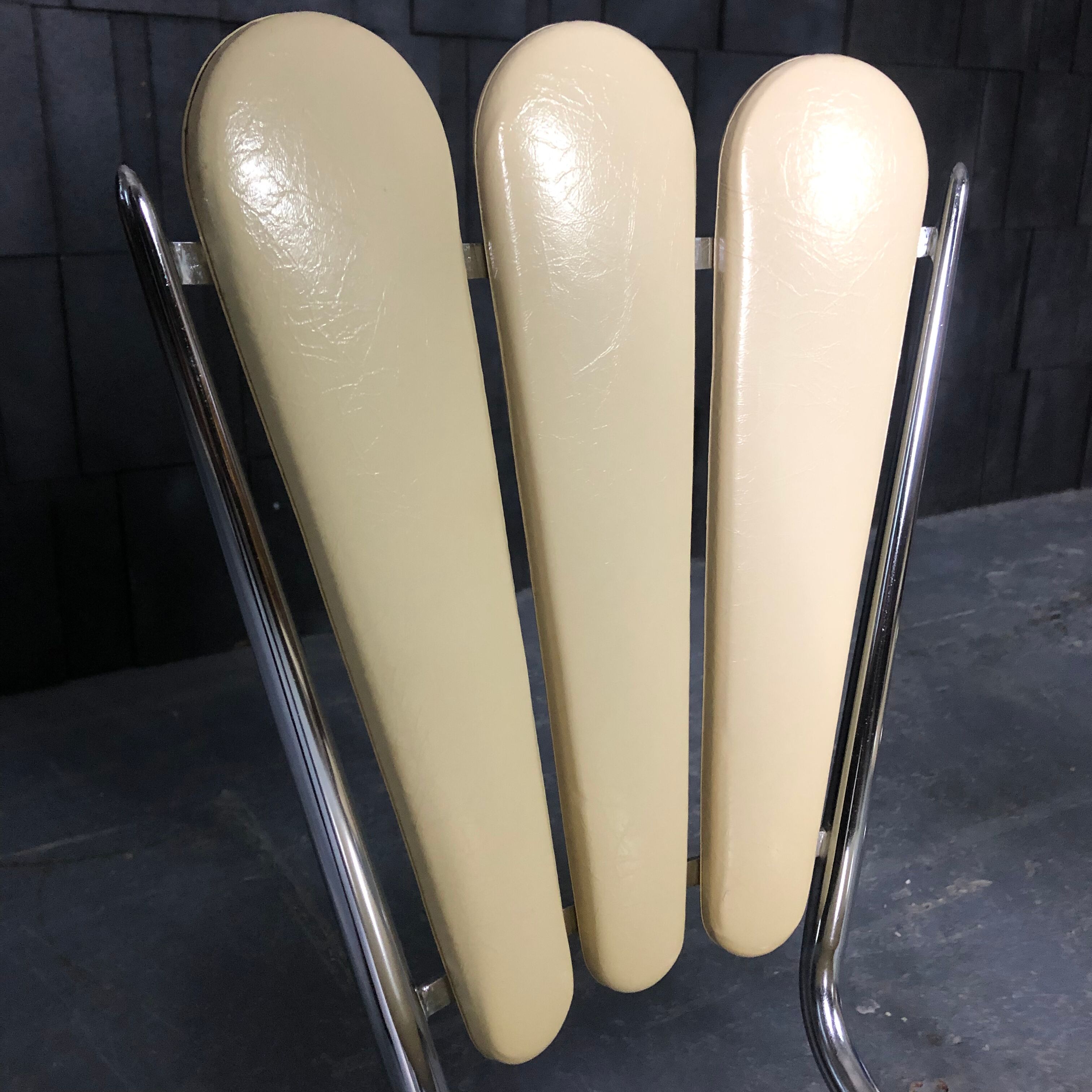 Pair of chairs "Petals" 70s