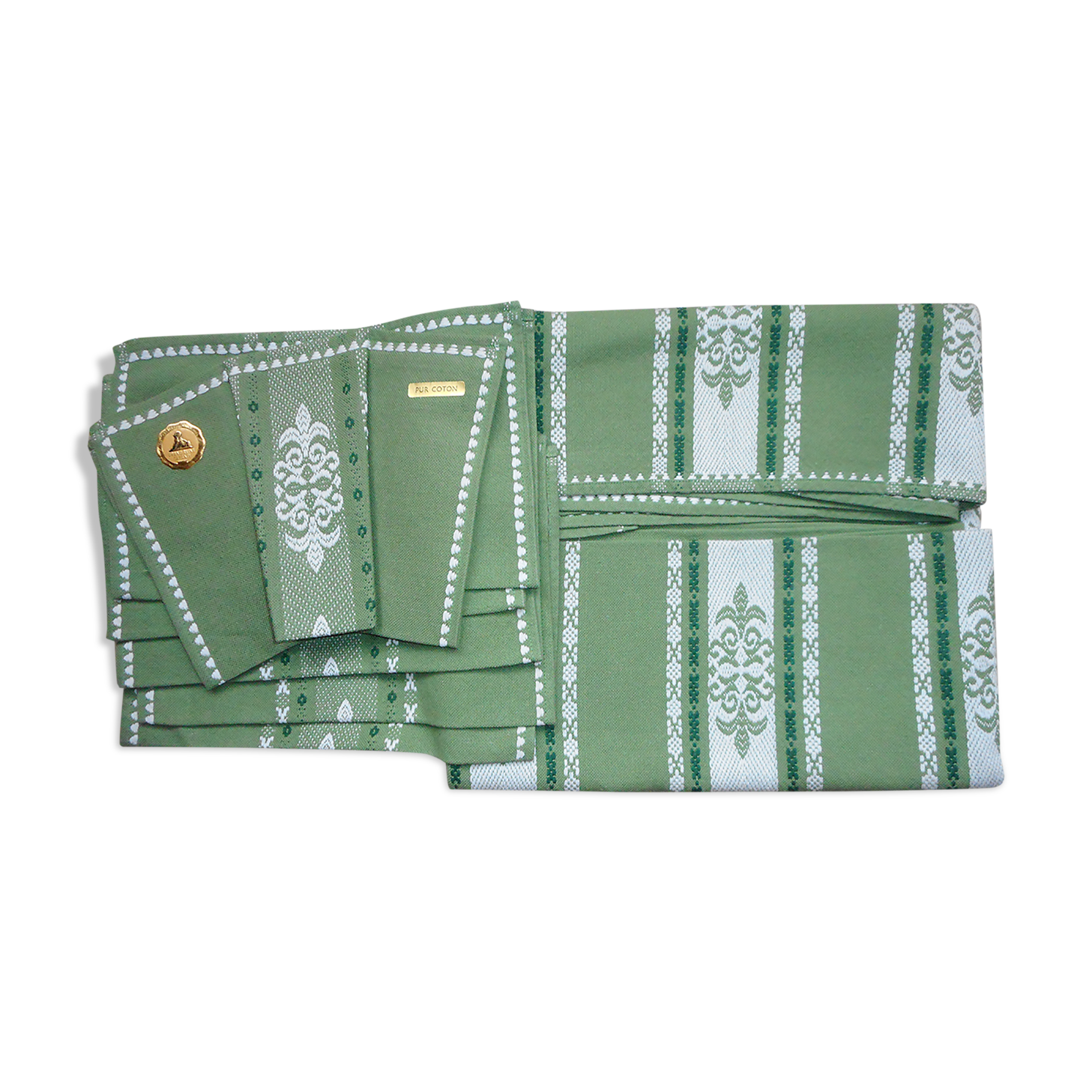 A tablecloth and six Basque towels