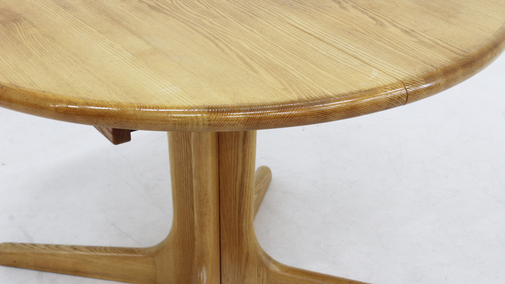 Vintage Danish round extendable dining table solid oak 1960s