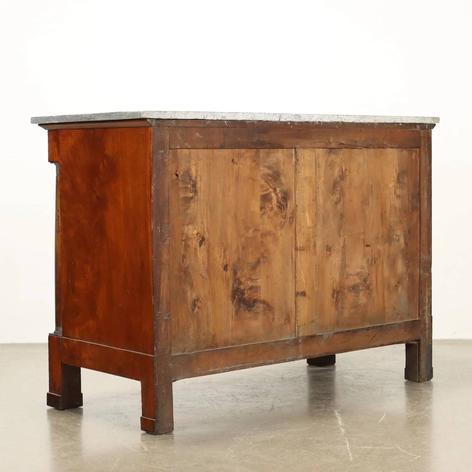 Antique Empire walnut commode with 4 drawers, Italy, 19th century.
