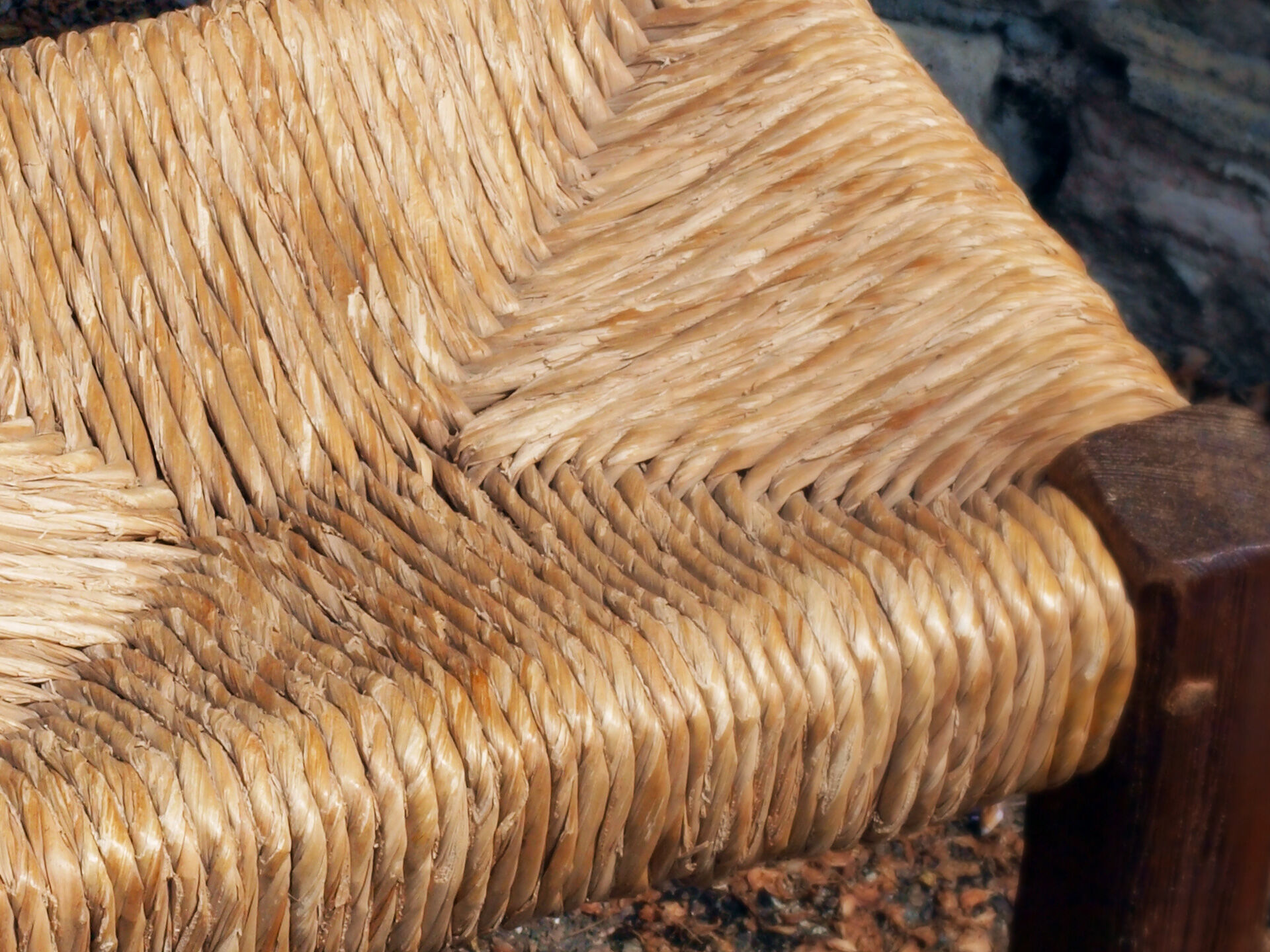 Brutalist chairs in pine and straw, France, 1950s, set of 4