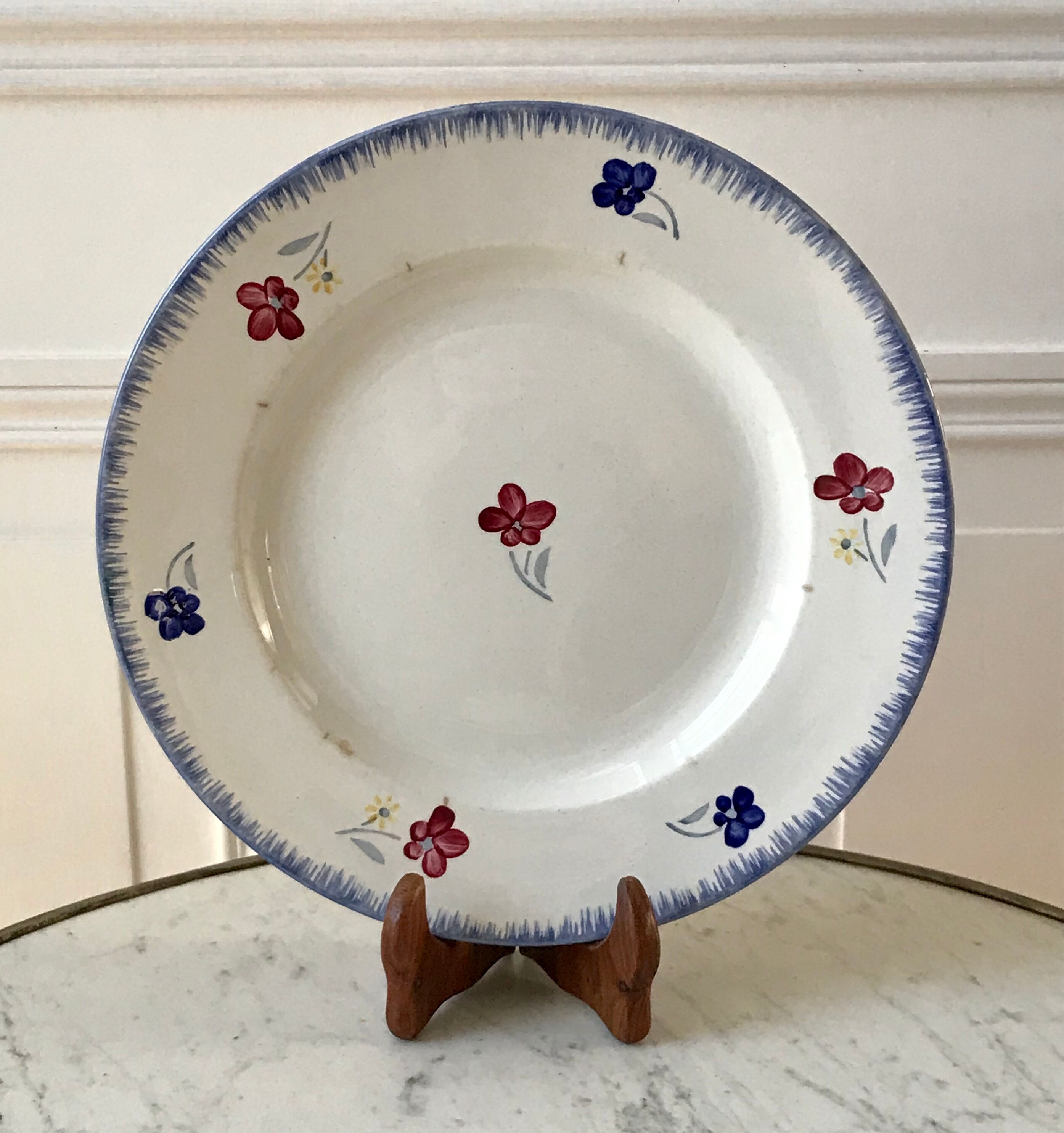 Round dish digoin sarreguemines model "mary lou" 40s