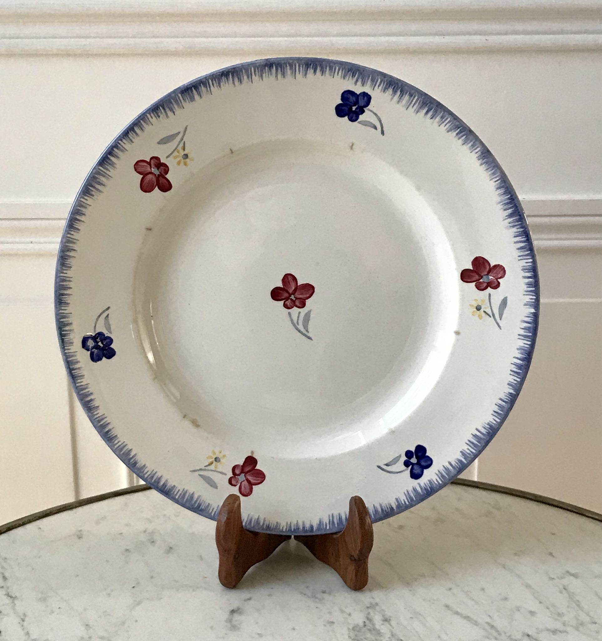 Round dish digoin sarreguemines model "mary lou" 40s