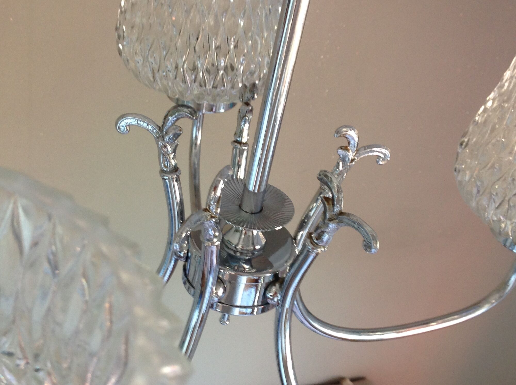 Five-spoke chandelier in chrome-plated metal and structured/vintage glass 60s-70s
