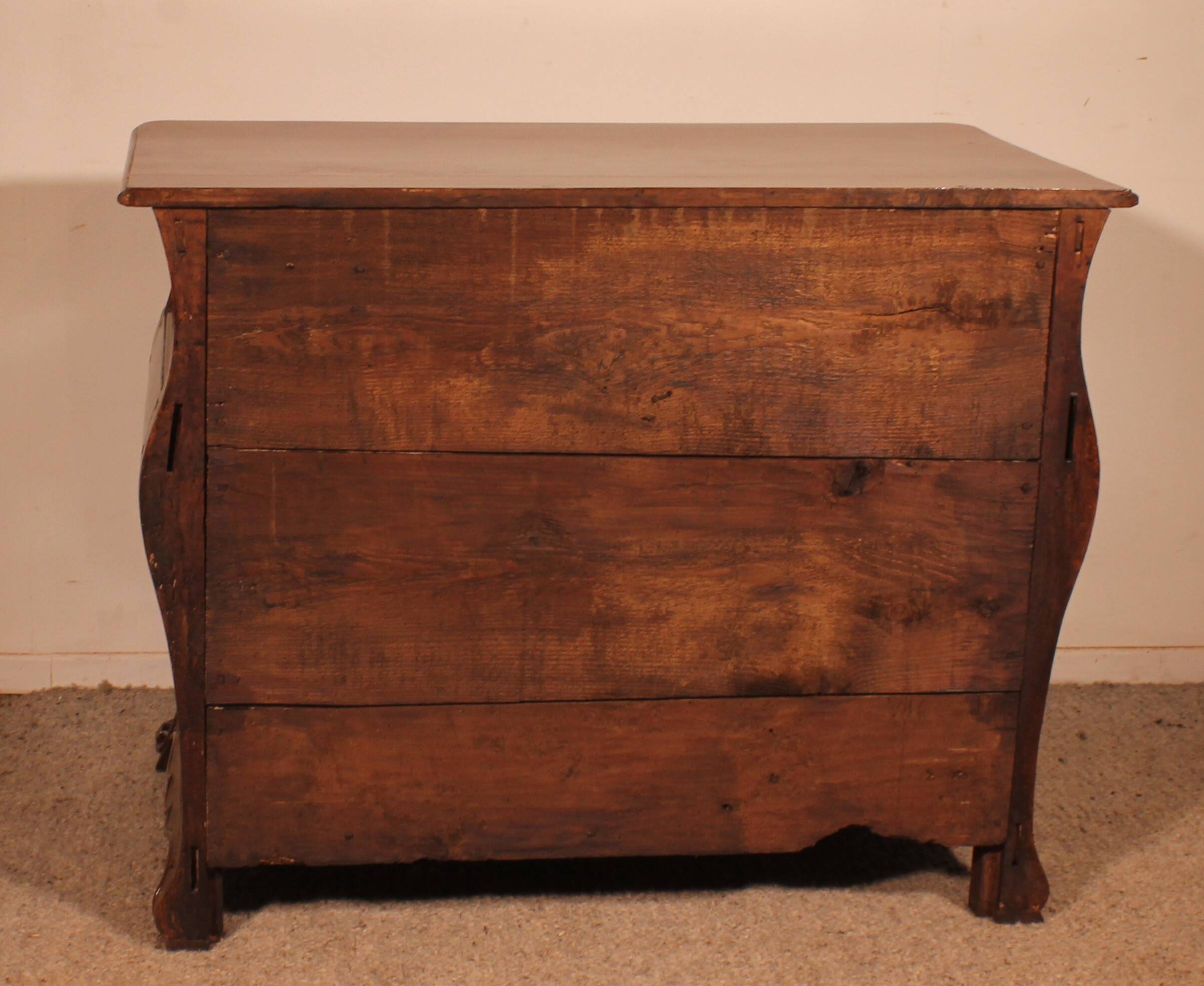 Small Walnut Tomb Chest of Drawers - 18th Century