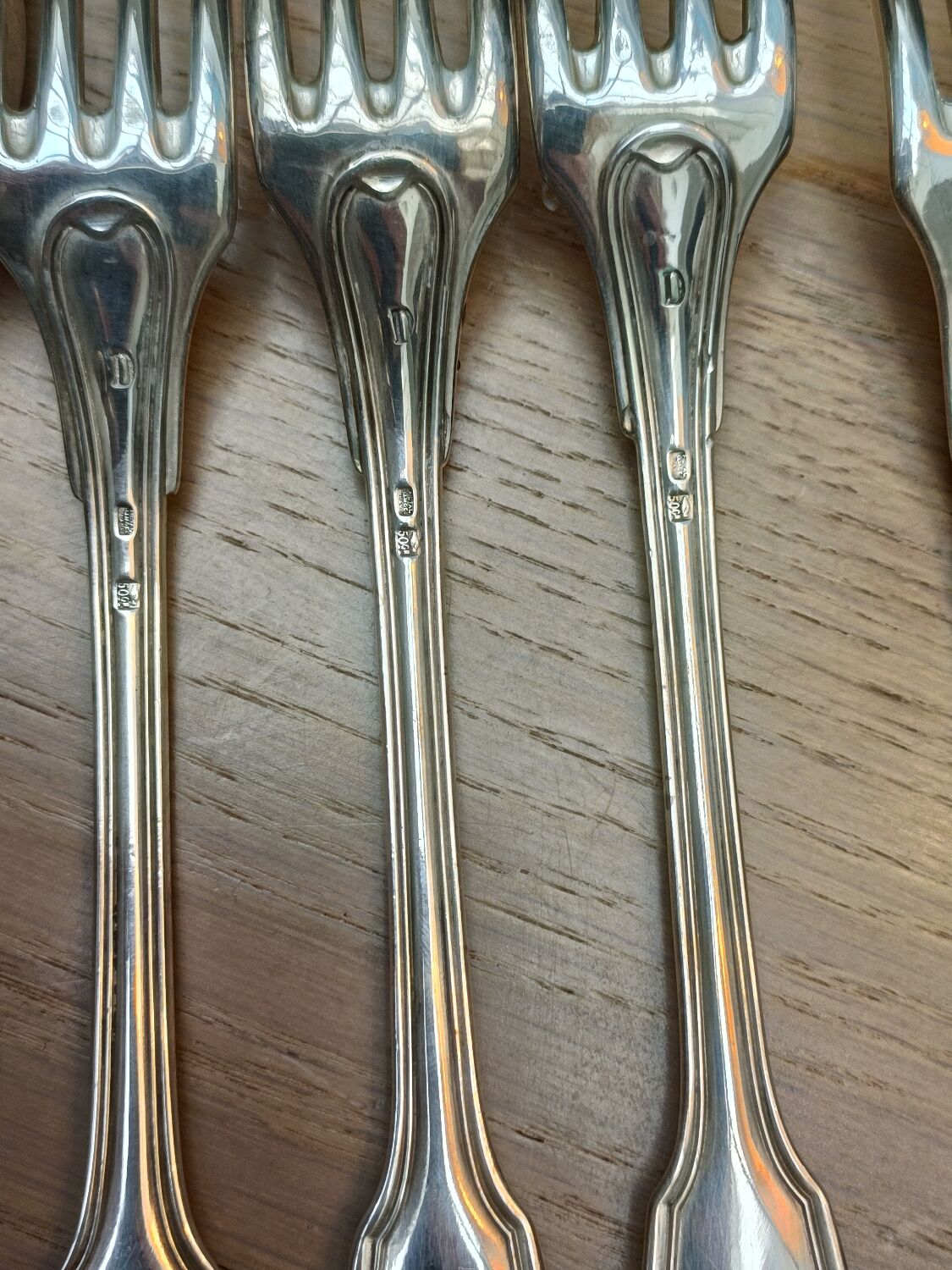 Silvered metal cutlery