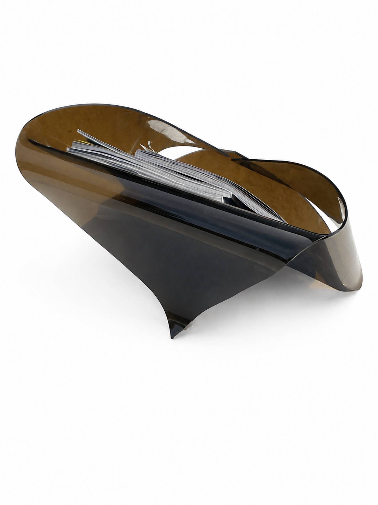 Porte-revues en plexiglas fumé des années 1970.