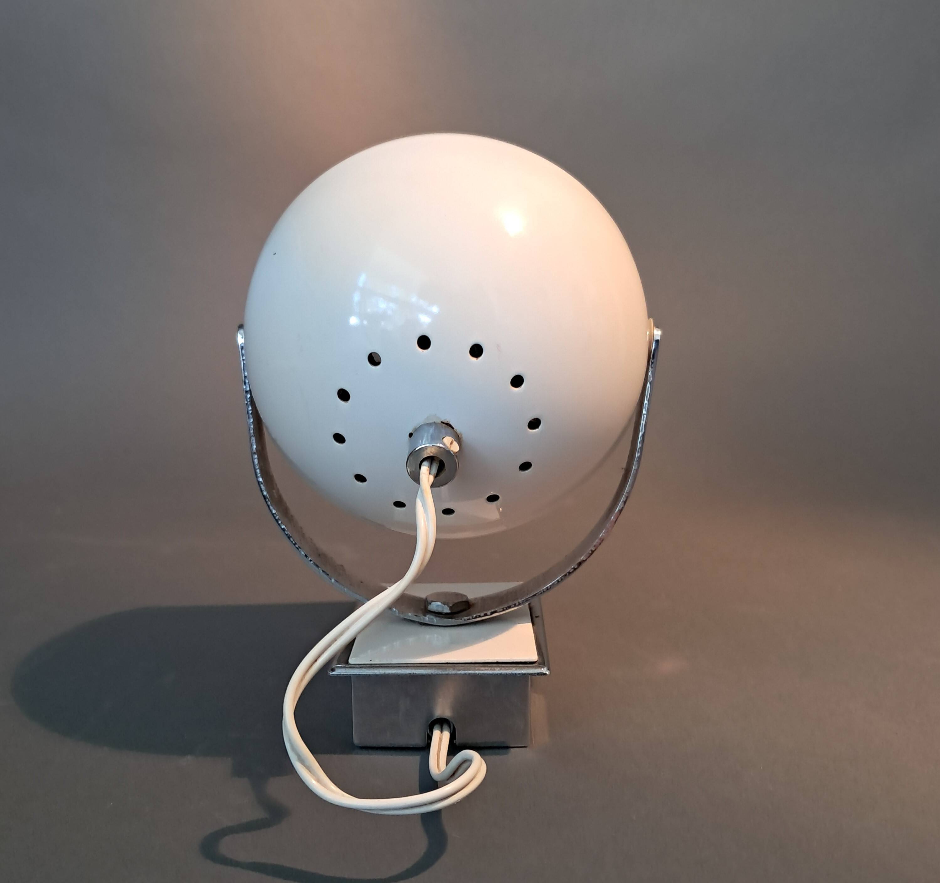 “Eyeball” wall lamp 1970 made in Italy.