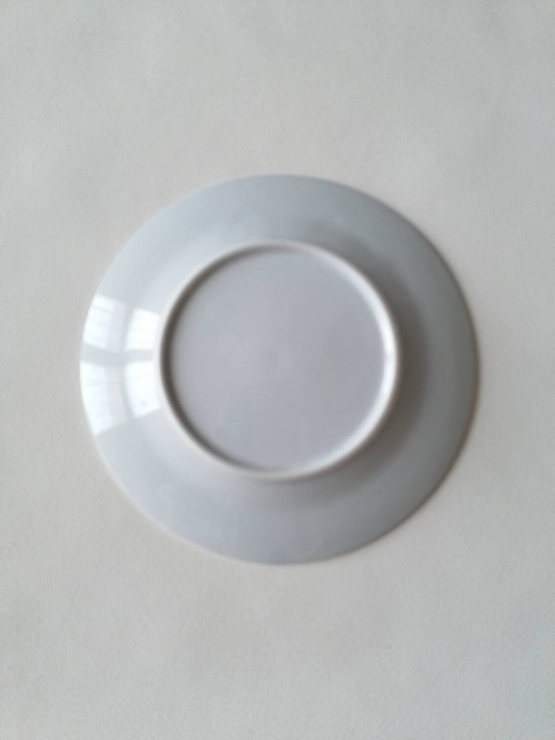 6 white and blue Japanese dessert plates