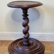 Table d'appoint en bois tourné, 52 cm