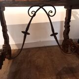 Table espagnole en noyer massif, XVIIeme