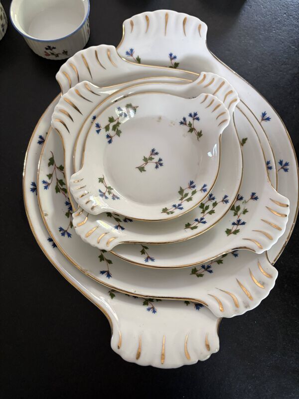 Service de table vintage en porcelaine LL France – Motif bleuets et do