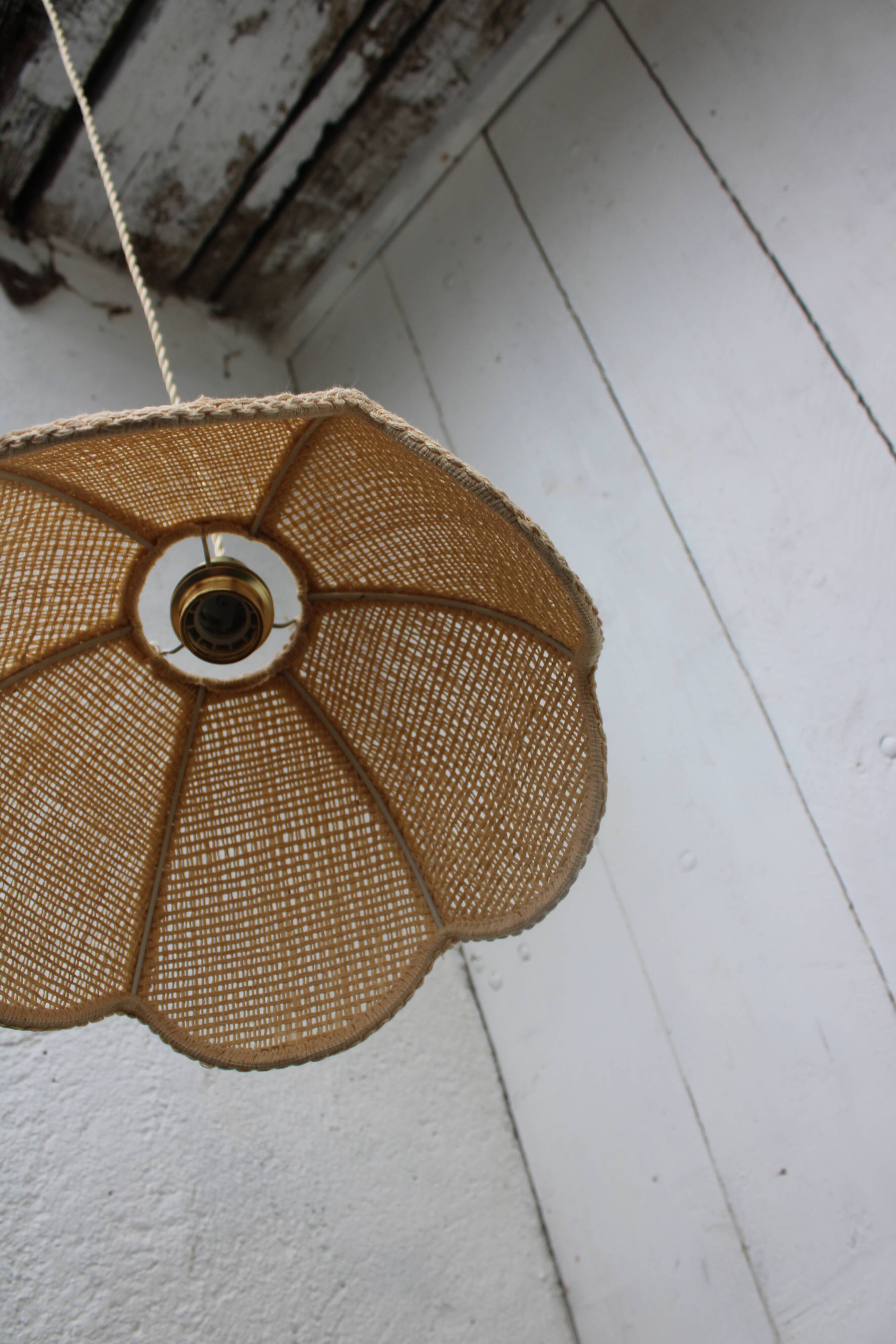 Suspension fleur en rafia