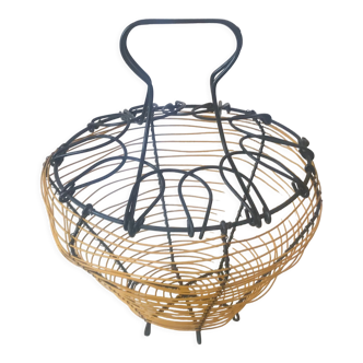 Vintage egg or salad basket