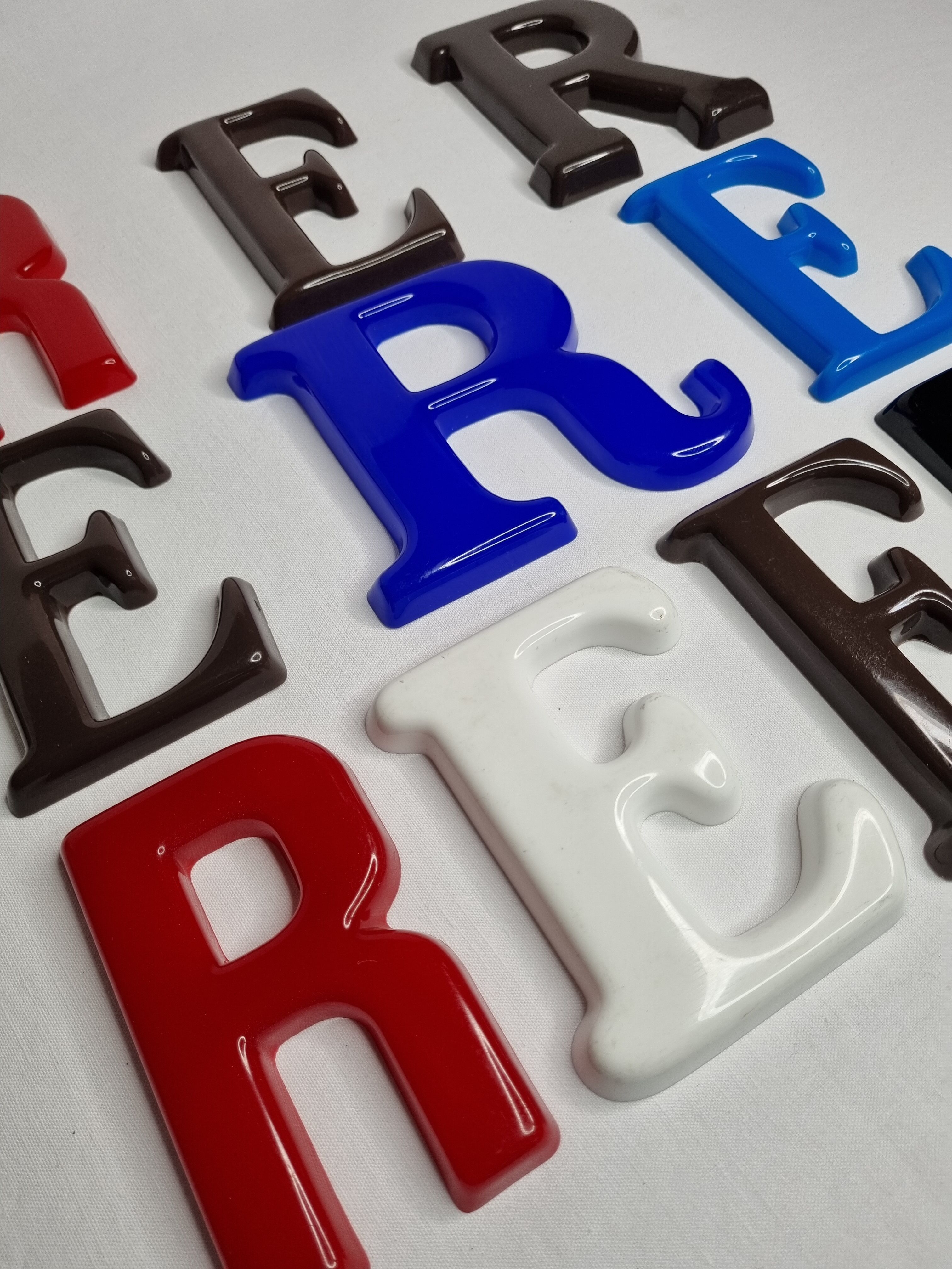 Set of 10 vintage sign letters, 11.5 cm
