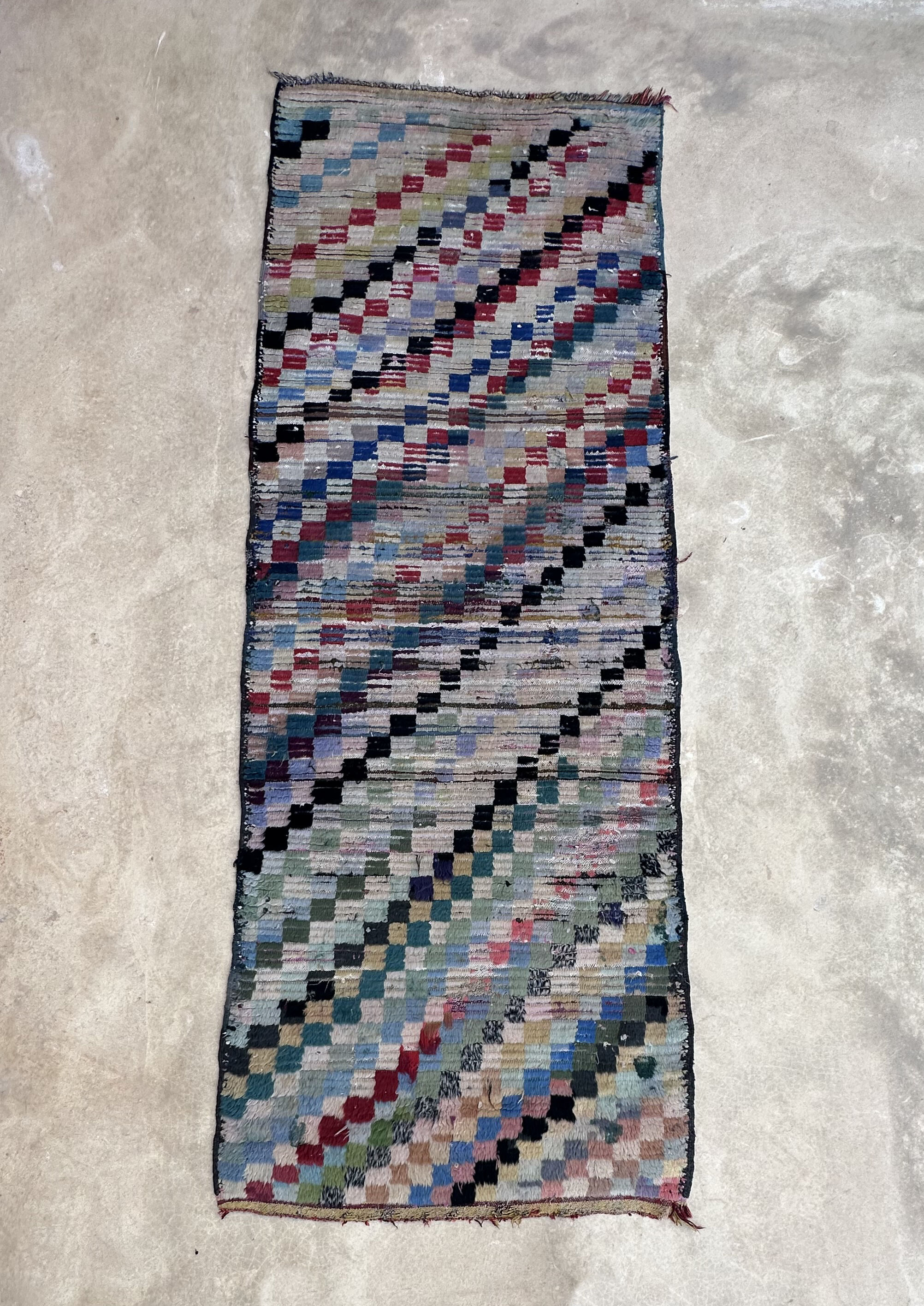 Moroccan carpet - 100 x 279 cm