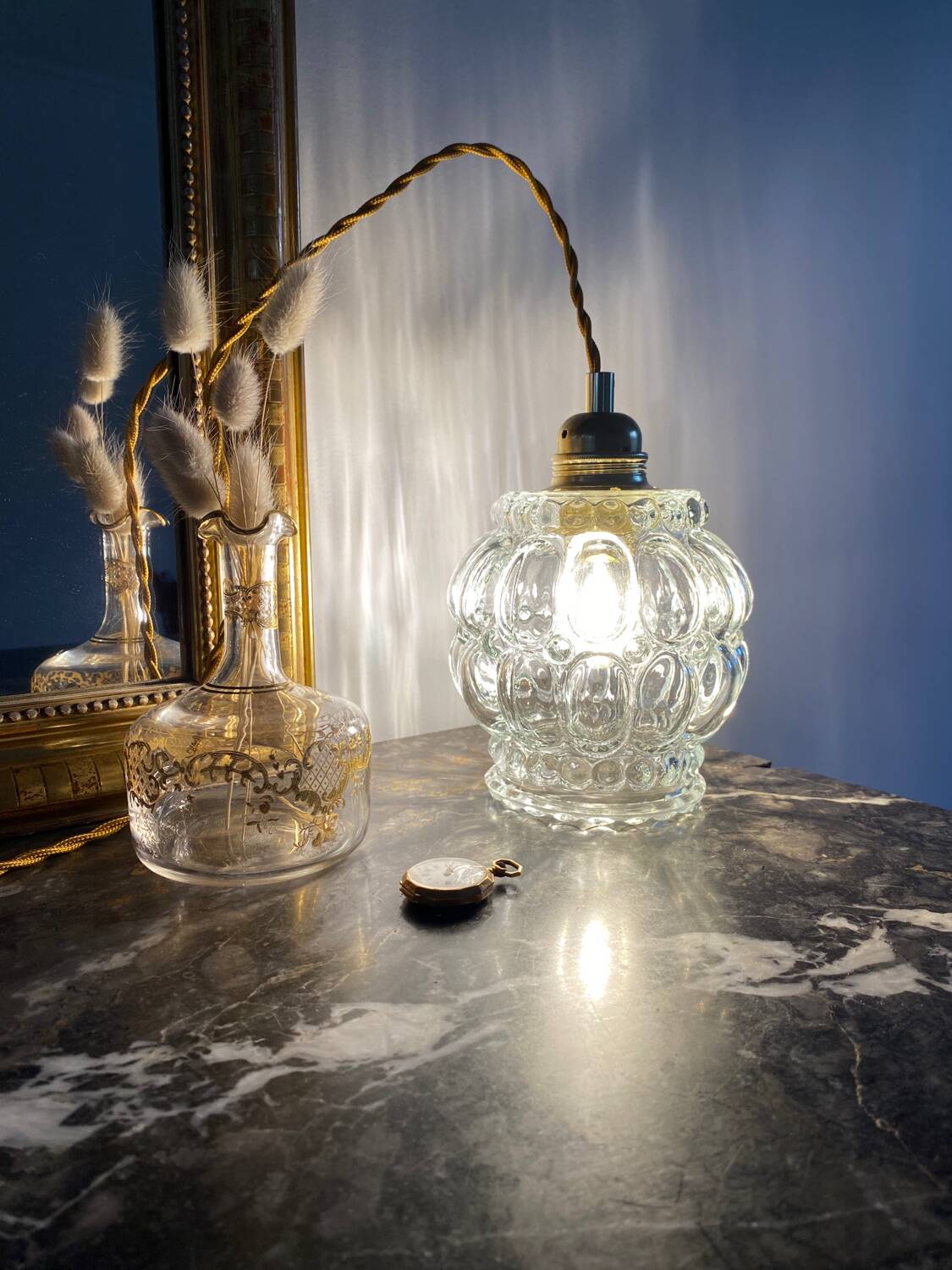 Walking lamp with vintage glass globe