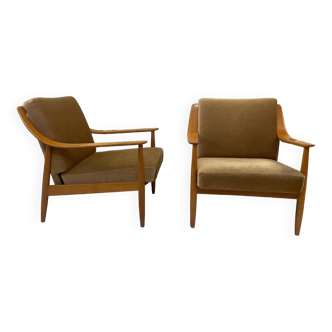 Pair of KNOLL ANTIMOTT armchairs