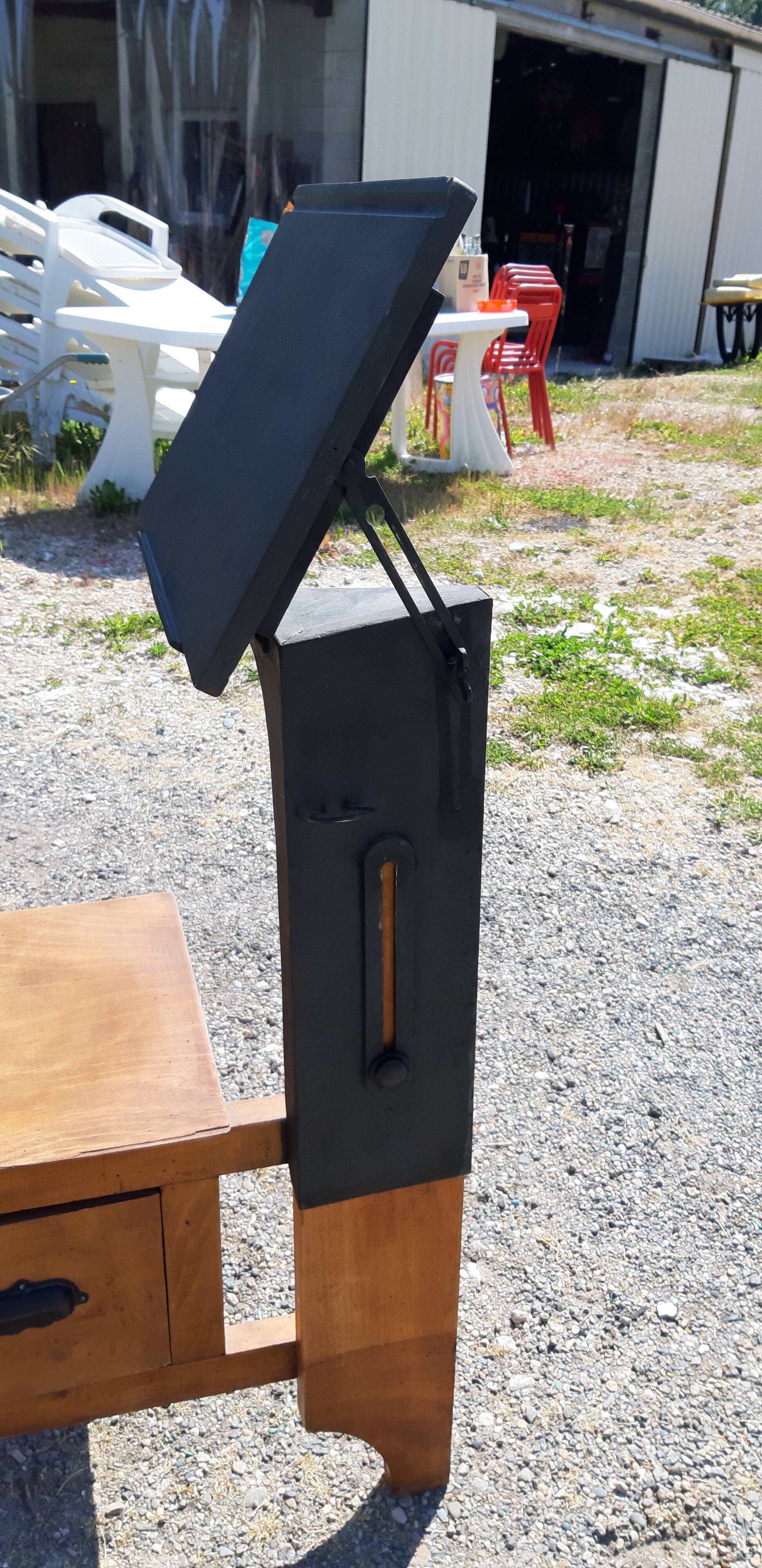 Children's desk desk