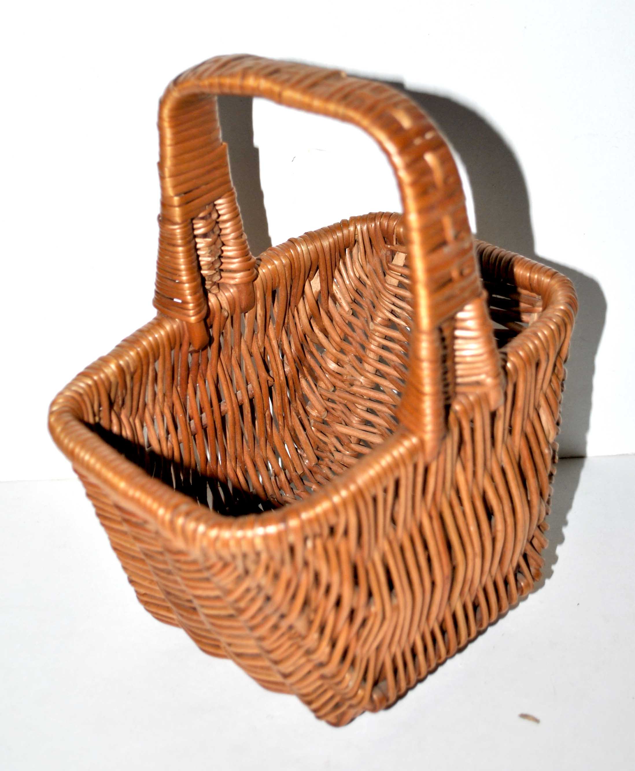 Vintage square wicker basket - 16 x 20 cm