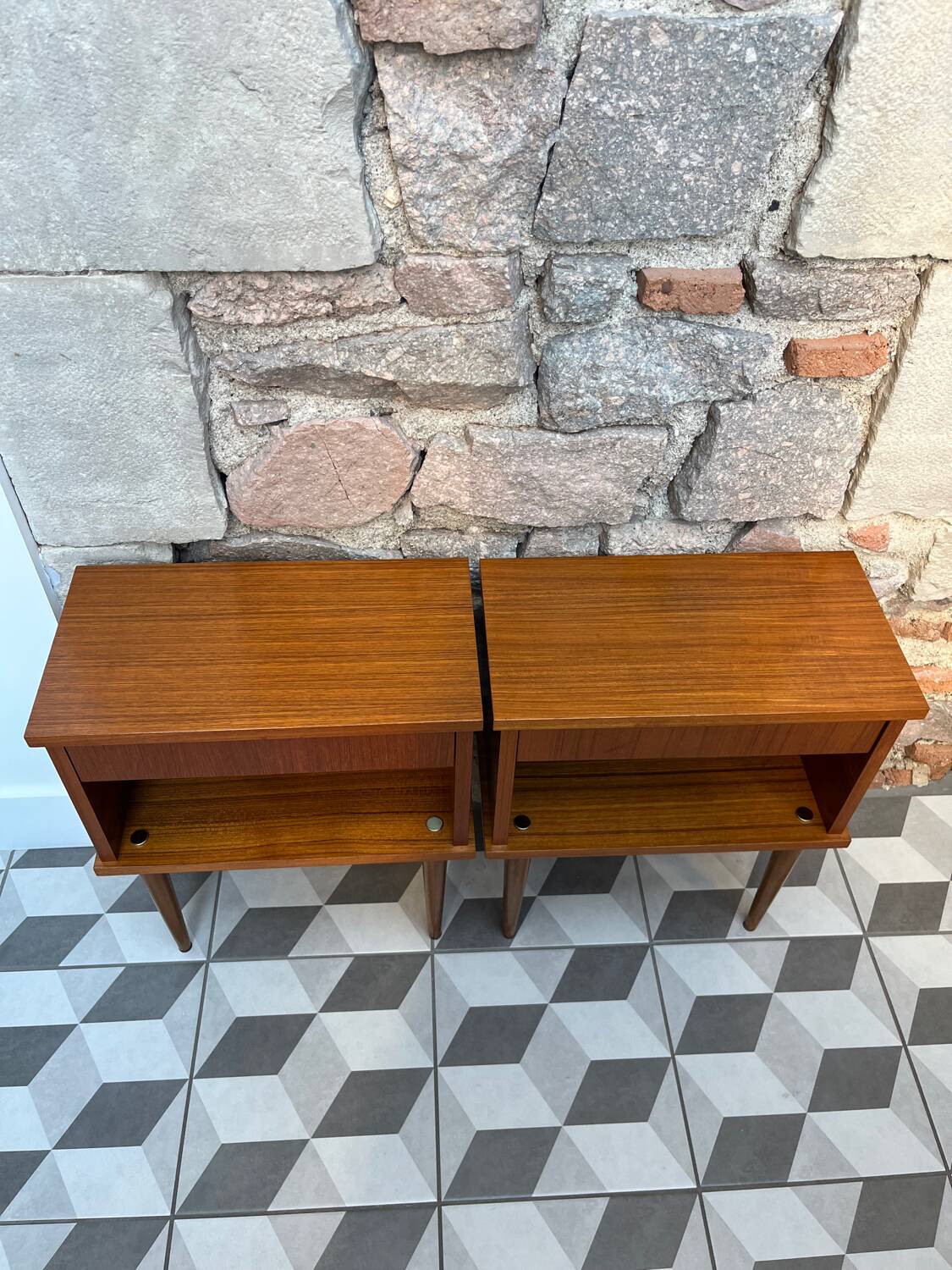 Pair of bedside tables with tapered legs, 1960s/70s