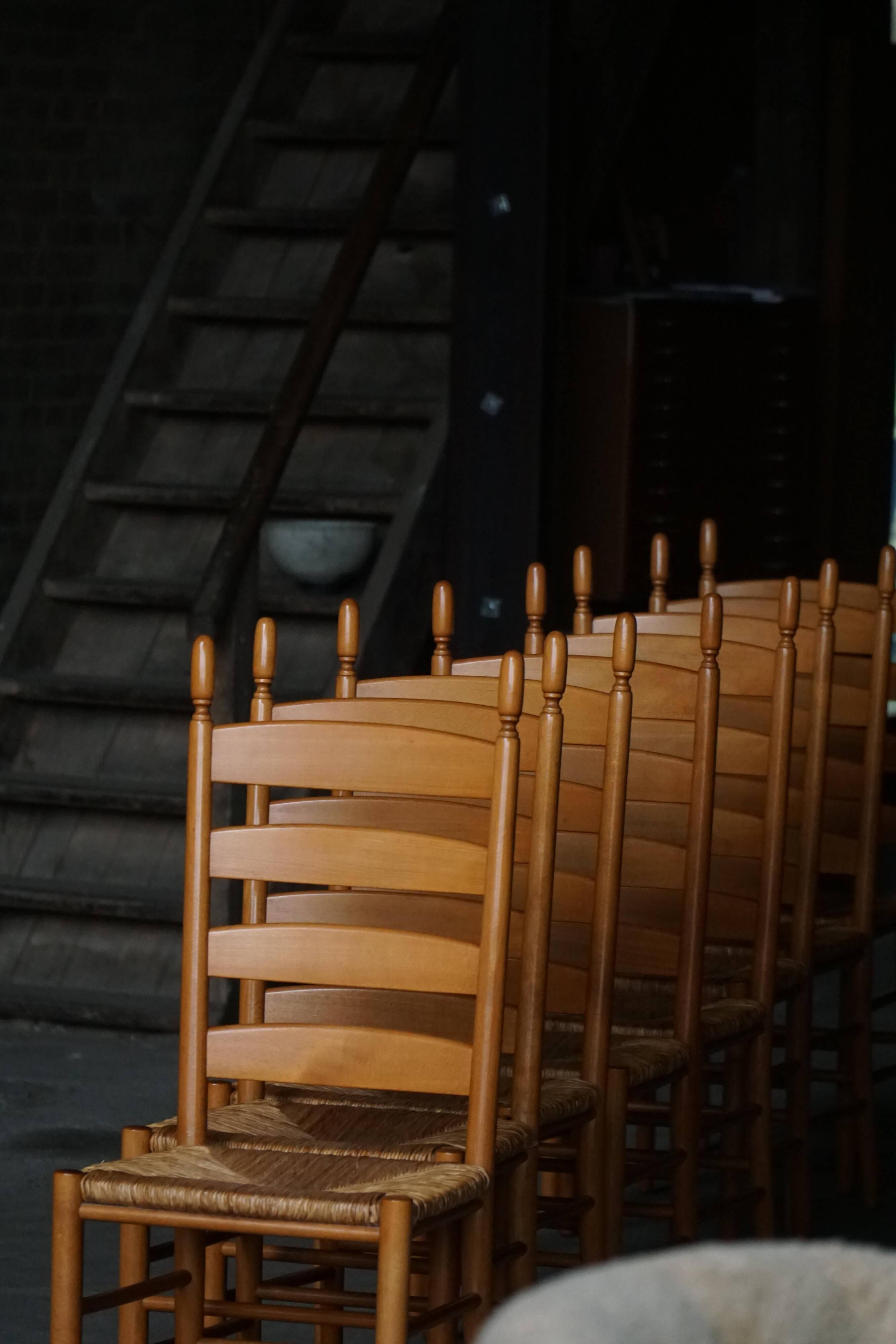 Set of 8 modern Italian dining chairs, beech with woven seats, 1960s.