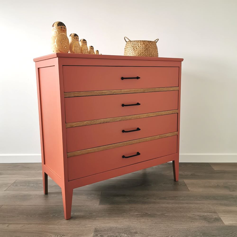 Vintage chest of drawers