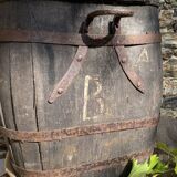 Harvest rack, wooden barrel