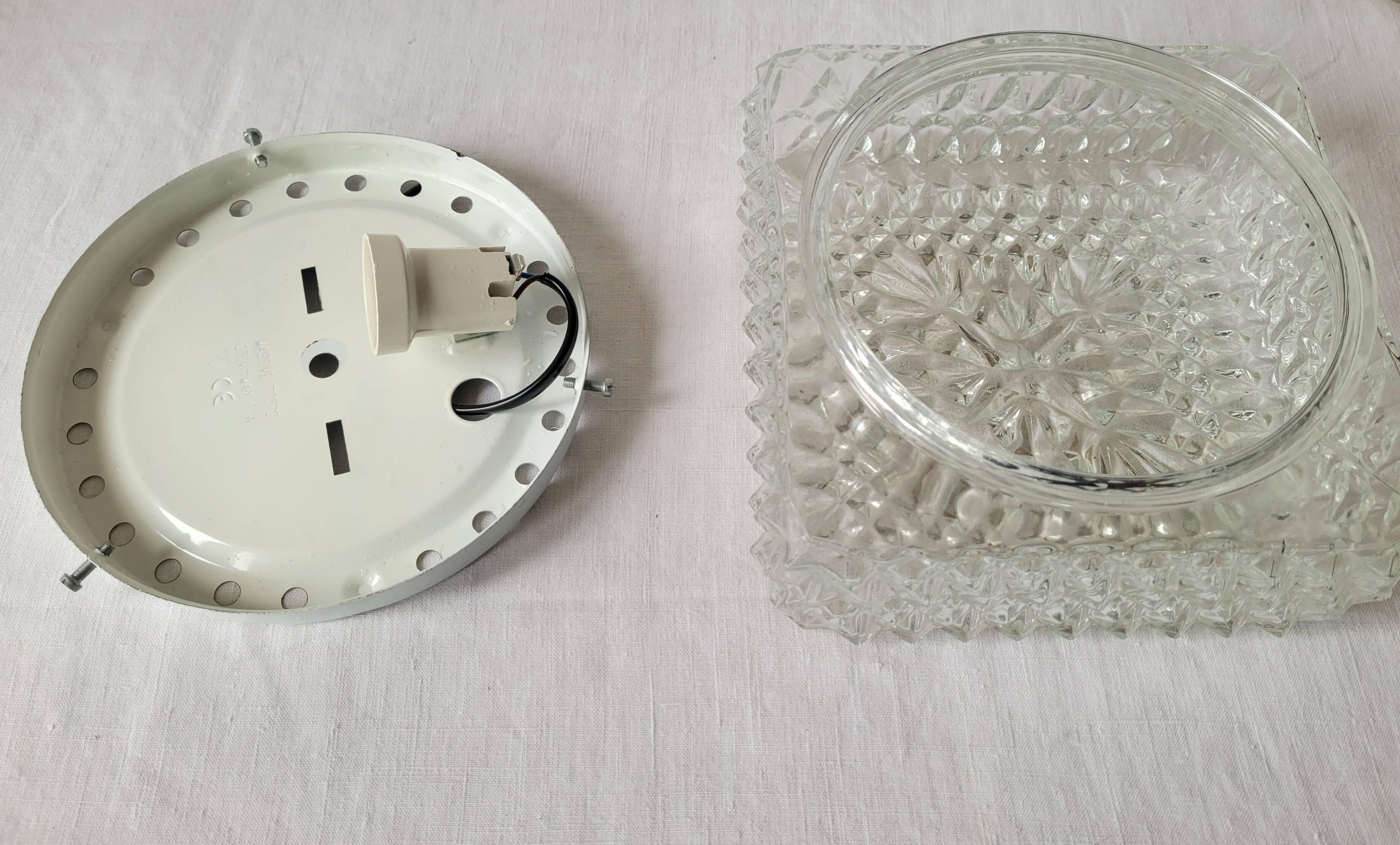 Square molded glass ceiling light "diamond point"