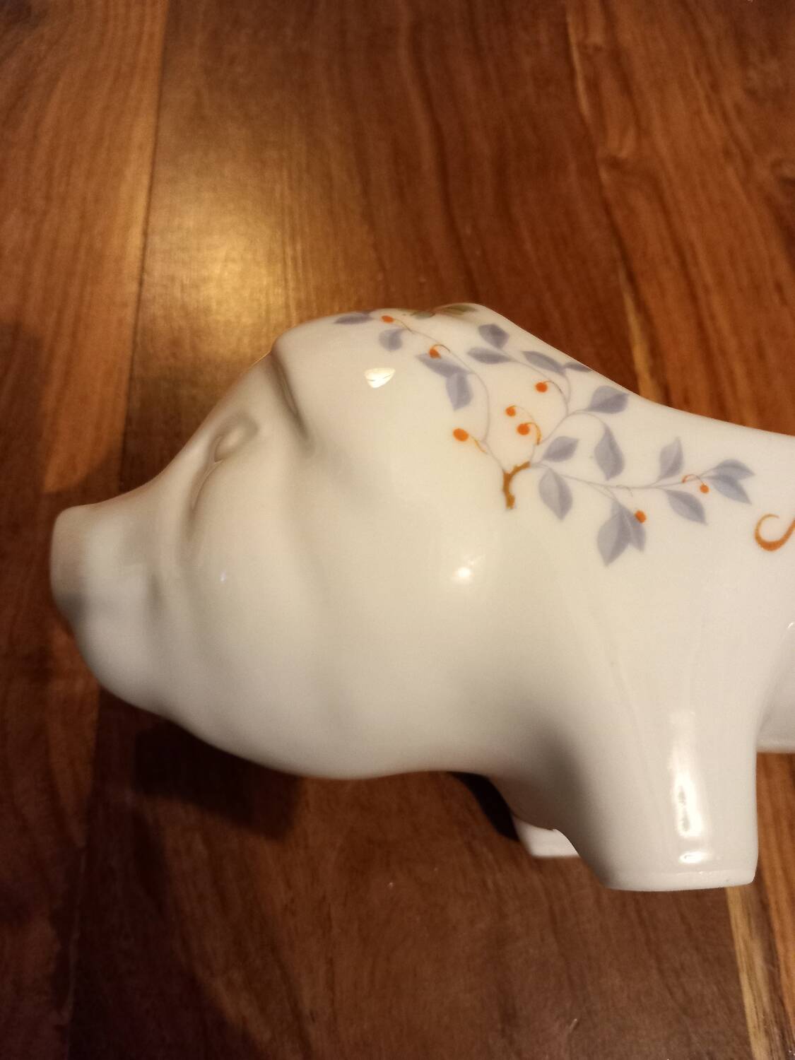 Porcelain pig's head serving dish for sausage