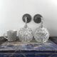 Paire d’appliques chromées et verre ciselé