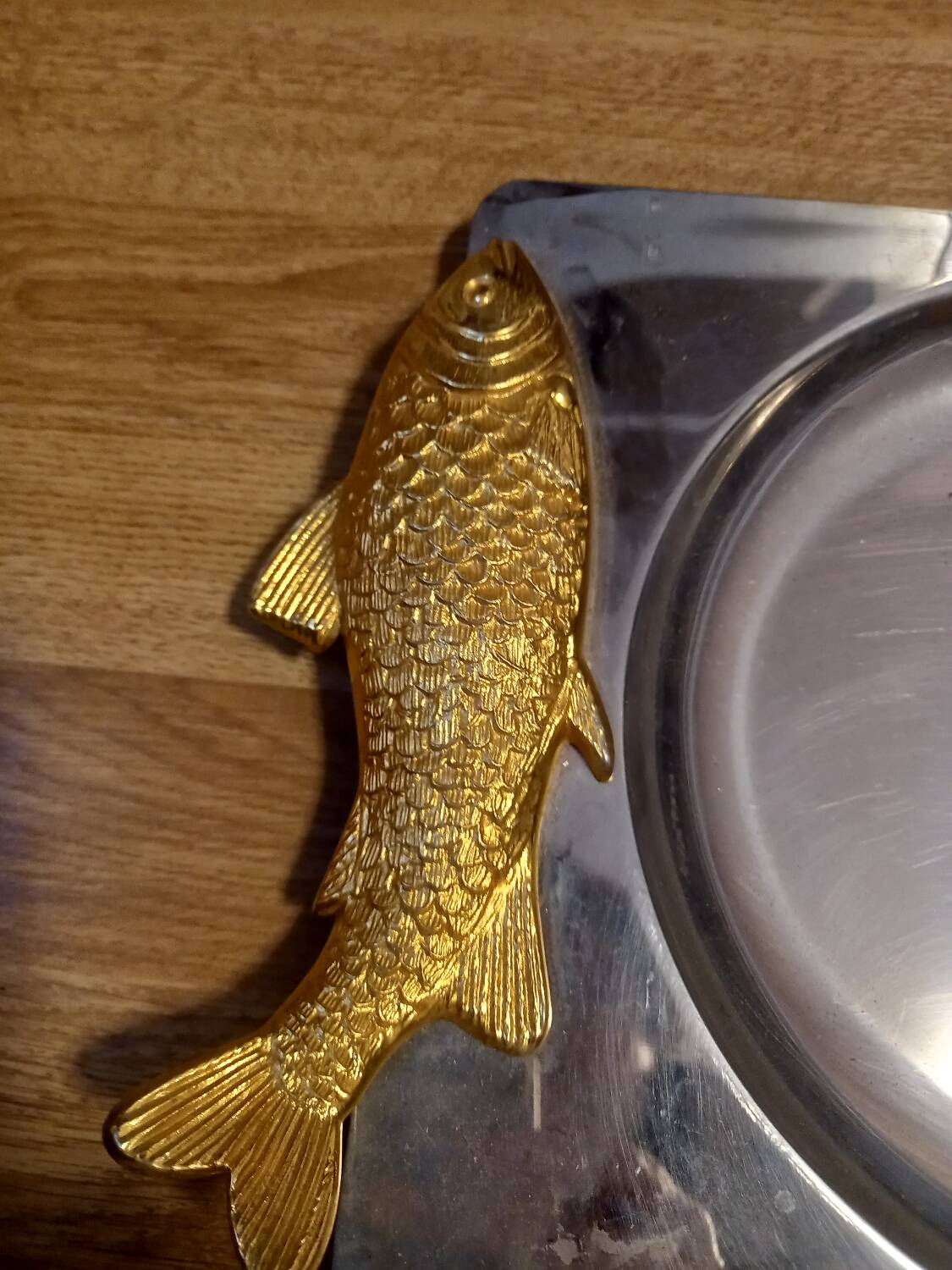 Fish serving dish