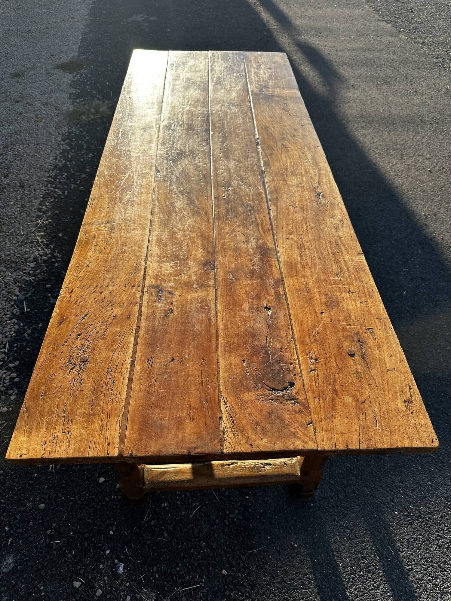 Farm table