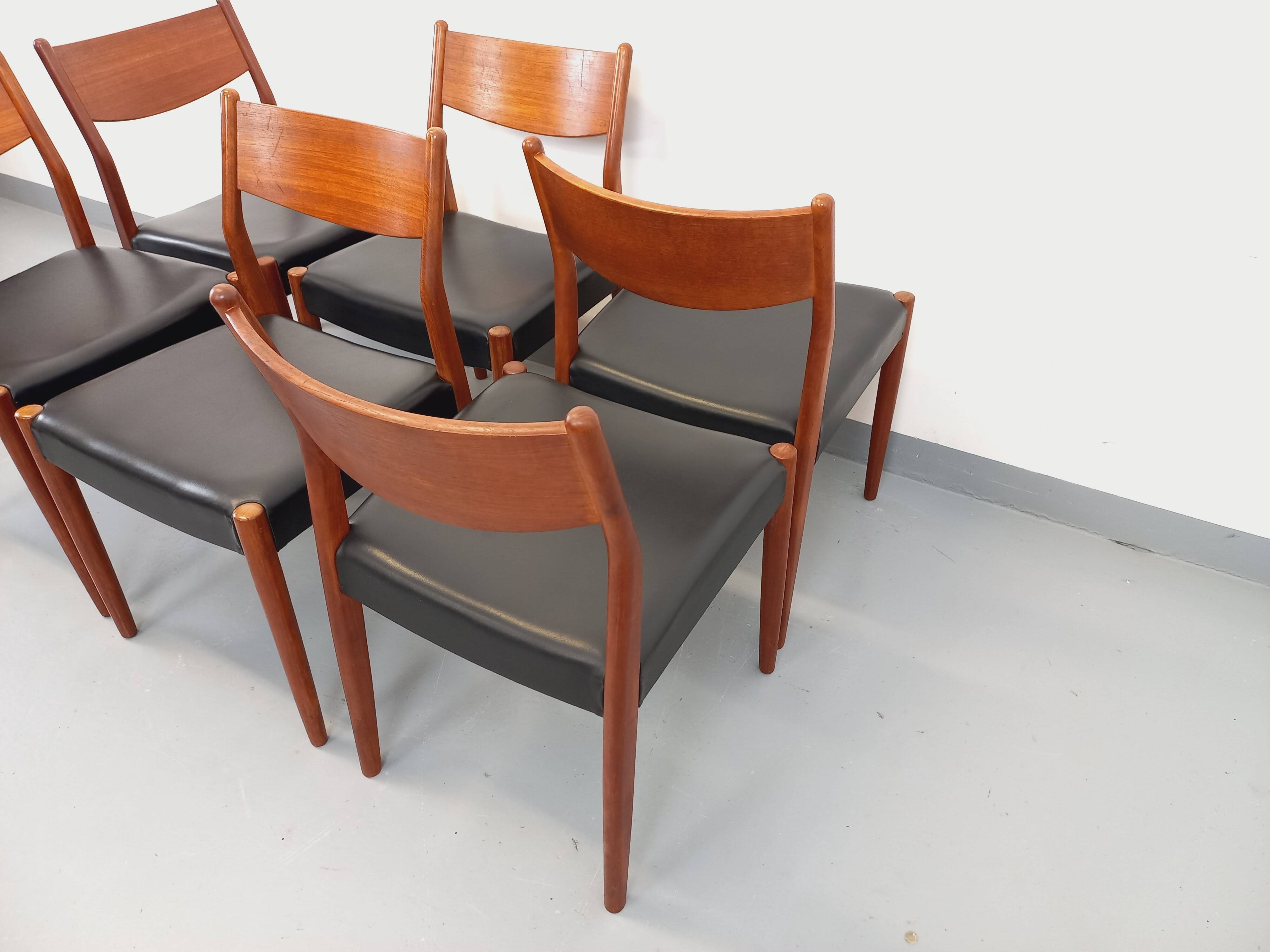 Set of 6 vintage Scandinavian Fristho Franeker chairs in teak and skai from the 60s
