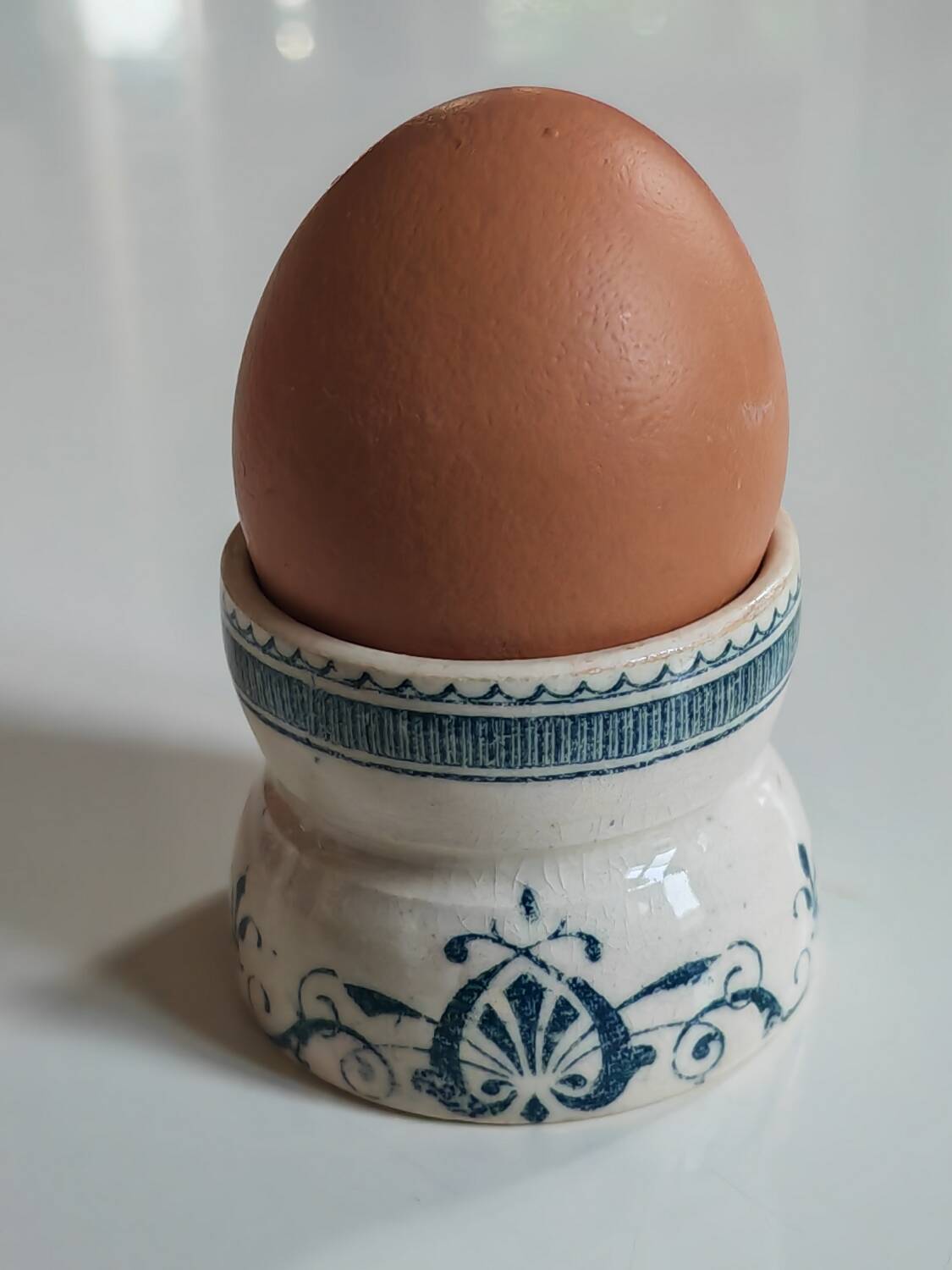 Iron earth egg cup