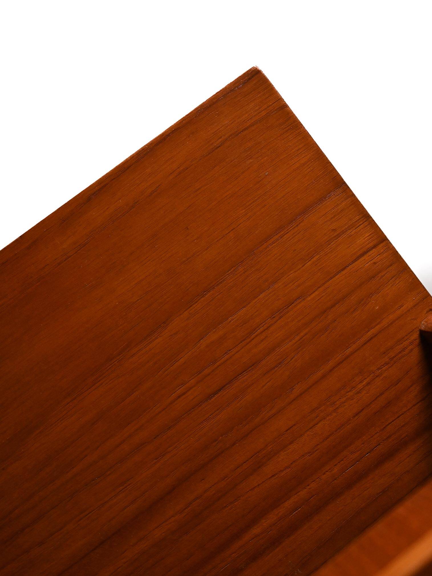 Bookcase with drawers and storage compartment