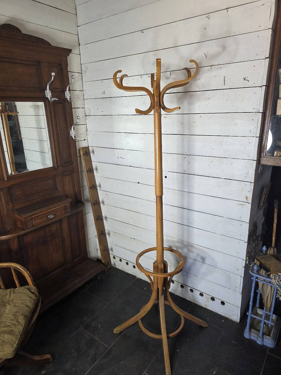 Baumann parrot coat rack from the 50s