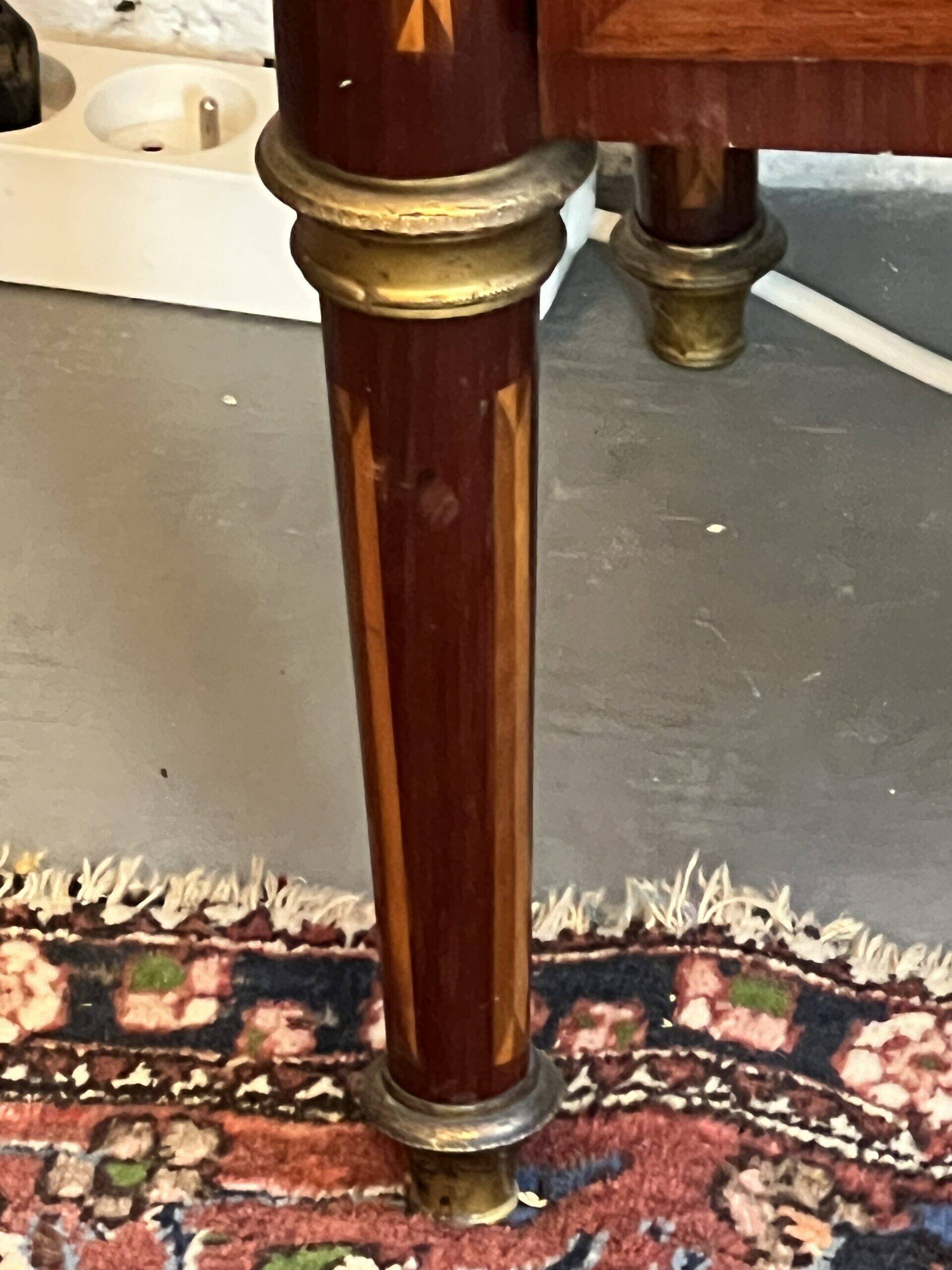 Louis XVI style display case in veneer marquetry, late 19th century
