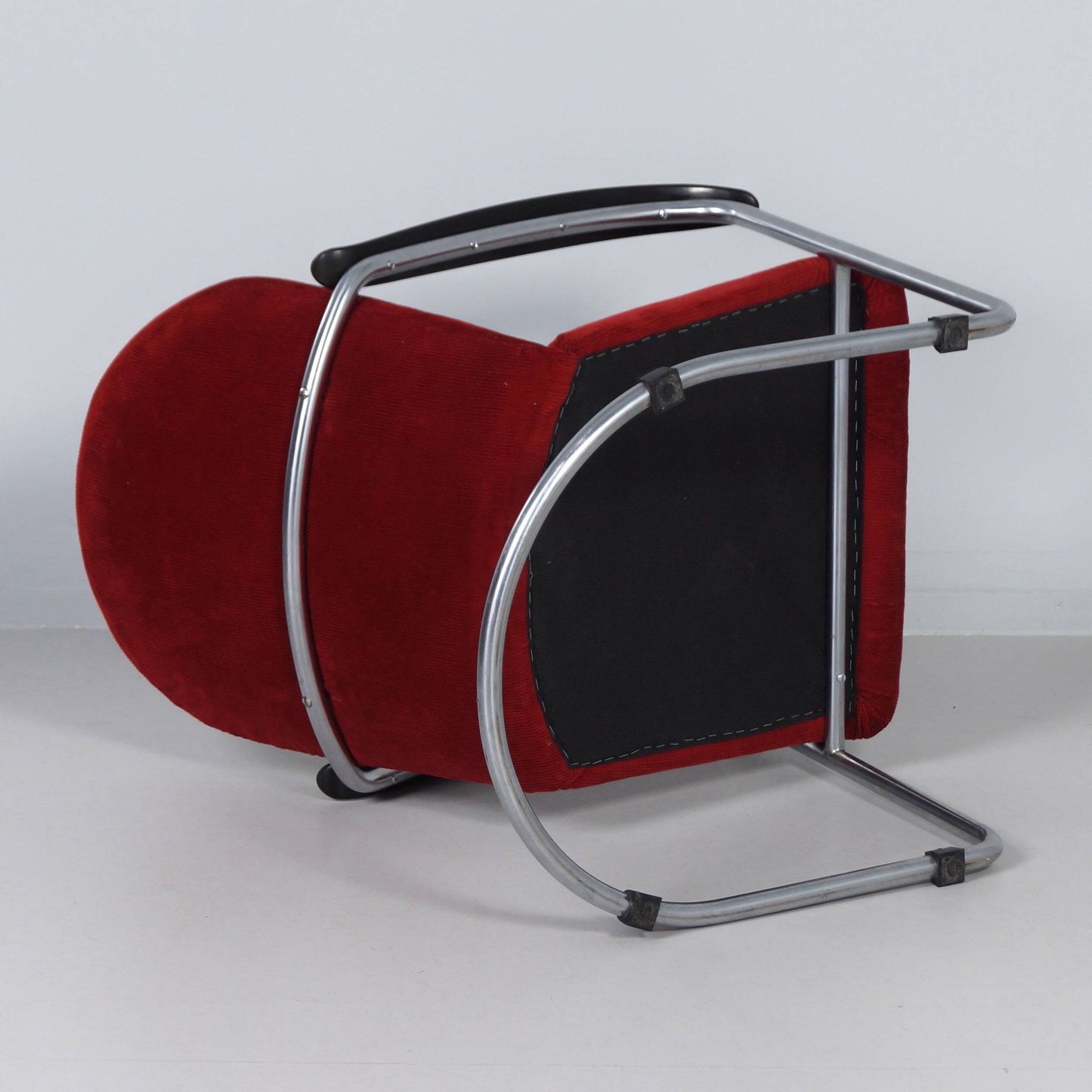 414 armchair by W.H. Gispen for Gispen, 1950s – red, cantilever tube frame