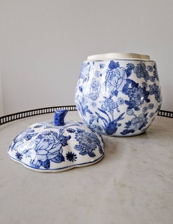 Grand pot chinois artisanal vintage en céramique vernissée motif fleurs ble