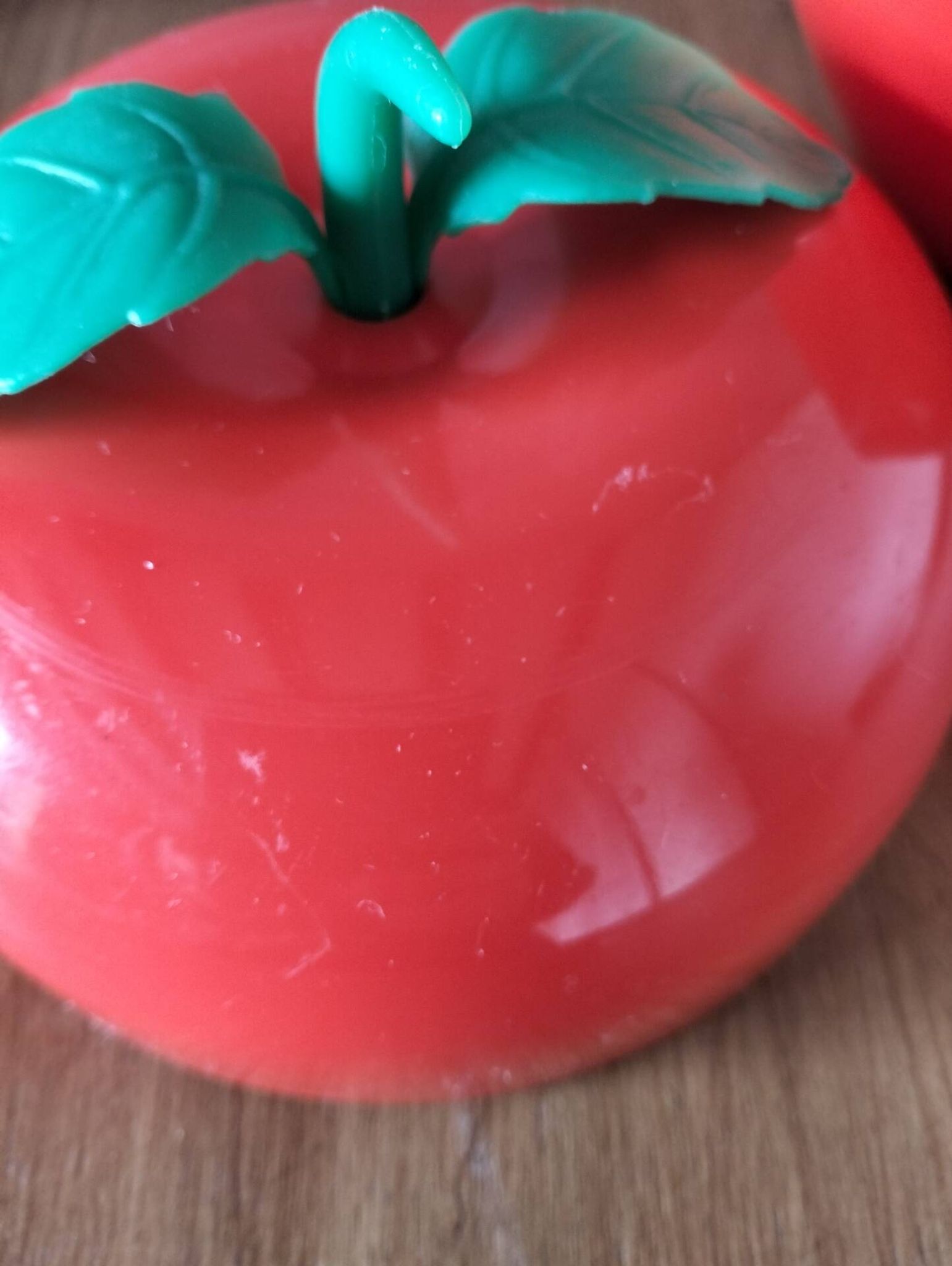 Apple ice bucket